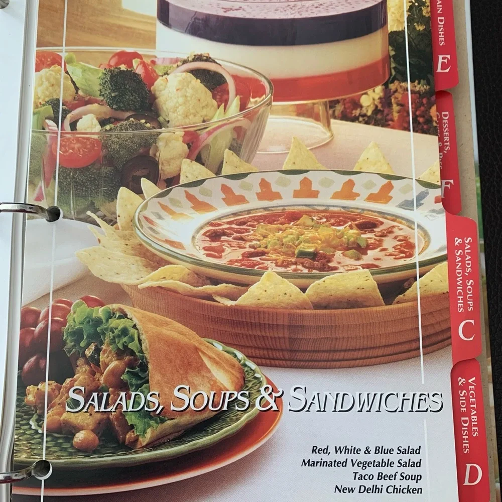 Vintage Cookbook 3 Ring Binder Simply Delicious Herbergers Employees Recipes
